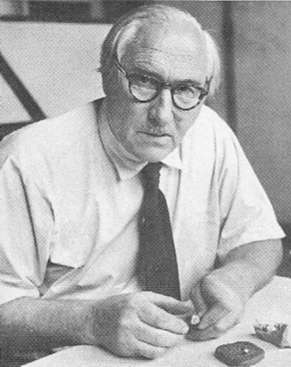 Biographies: Louis Leakey